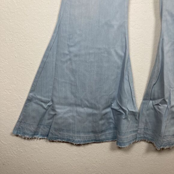NEW! BLANK NYC WOMENS BLUE LIGHT WASH RELAXED BELL YEAH FLARE PANTS 29 - Picture 5 of 10